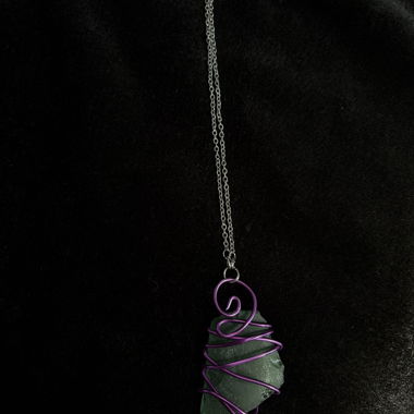 Collana in filo di ferro e vetro 