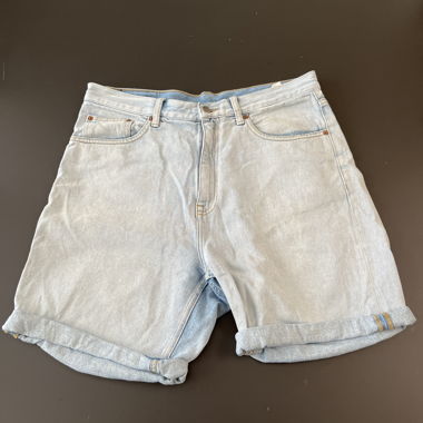 Short jeans