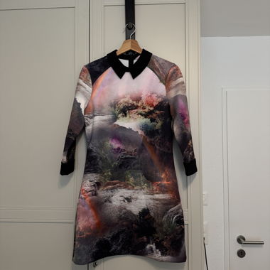 Ted Baker Kleid mit Landschaftsmuster