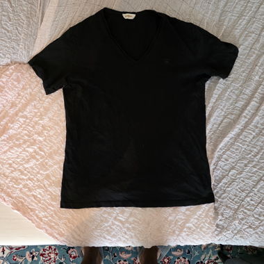 T-shirt Diesel nero con scollo a V