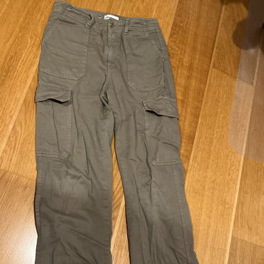 Green cargo pants
