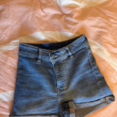 Short en jeans taille 32/34