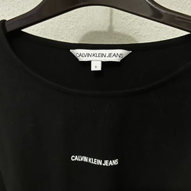 Calvin Klein lightweight crop sweater