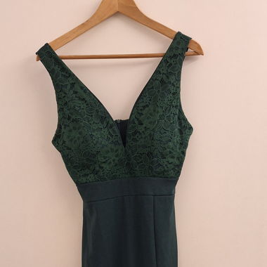 Robe de soirée avec fente et dentelle