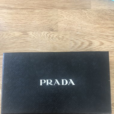 Prada Milano pochette fushia