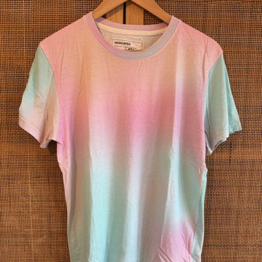 Farbiges DEDICATED T-Shirt Batik Style