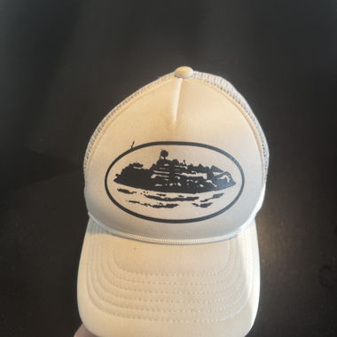Corteiz Trucker Cap weiss