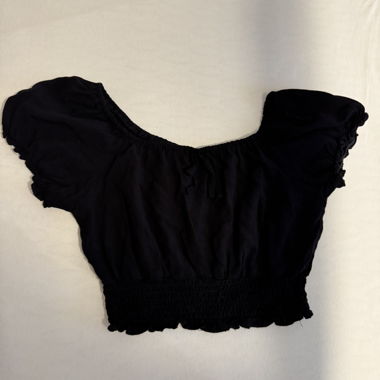 Haut noir mignon