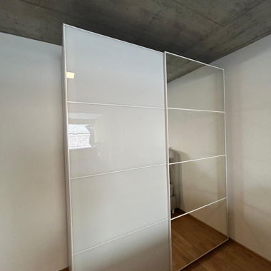 Sliding wardrobe cabinet
