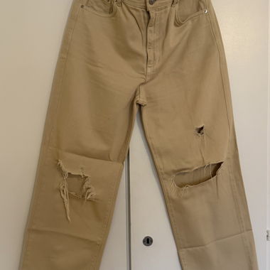 Beige ripped Pull&Bear jeans