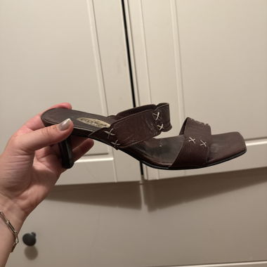 Mule in pelle marrone