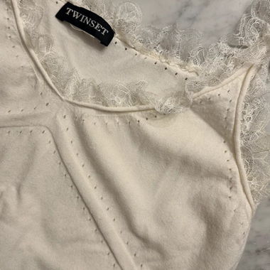 Débardeur en maille et dentelle 
