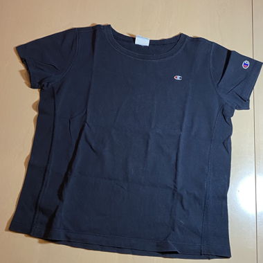 T-shirt noir, Champion