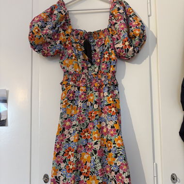 Neues langes Kleid