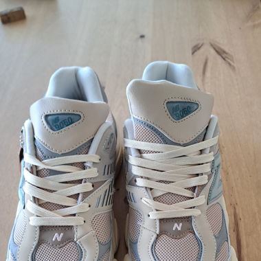 New balance 9060 taille 43 (42.5)