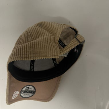 Cappellino New Era NY in velluto a coste beige