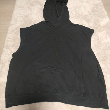 Sleeveless training hoodie
