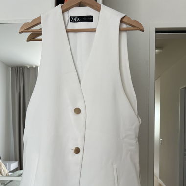 White vest