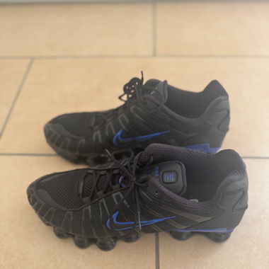 Men's Black NIKE SHOX Shoes