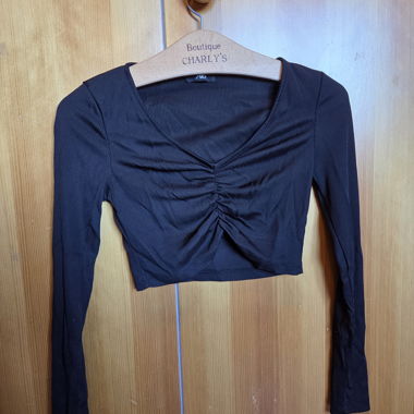 Crop top maglione nero