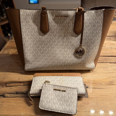 Borsa shopper e portafoglio Michael Kors