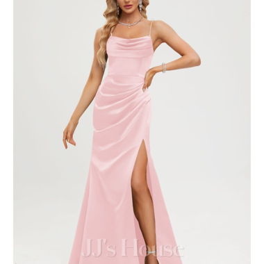 Robe de soirée rose fendue