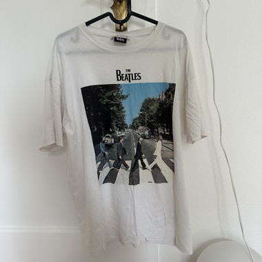 beatles t-shirt