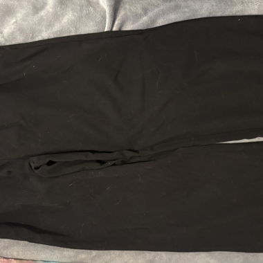 Pantalon noir ample à taille froncée