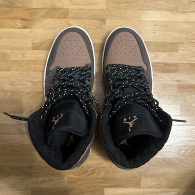 Jordan 1 mid SE dark chocolate