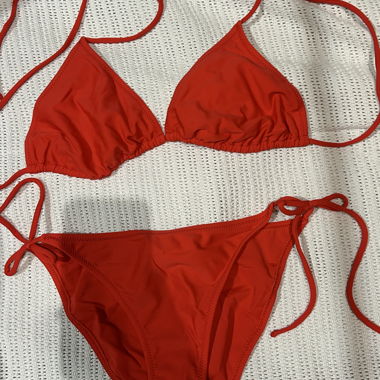 Completo bikini a triangolo rosso