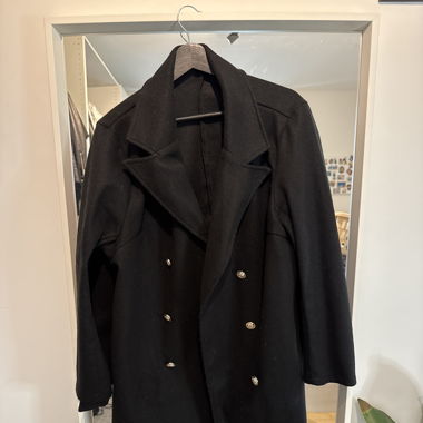 Manteau noir mi-long 