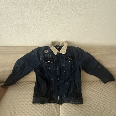 Giacca di jeans con collo in pelliccia