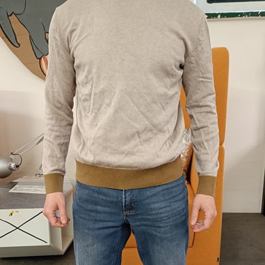 Beiger Pullover 