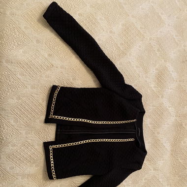 Blazer mit goldener Verzierung