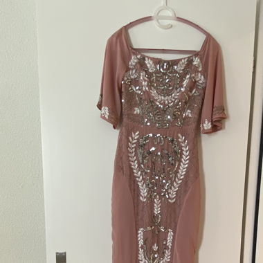 Magnifique robe à sequins rose ancien