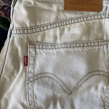 LEVI’S JEANS SHORTS 
