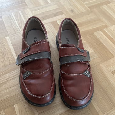 Bordeaux faux leather shoes Gr. 38