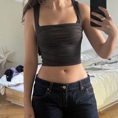 Crop top noir fronce