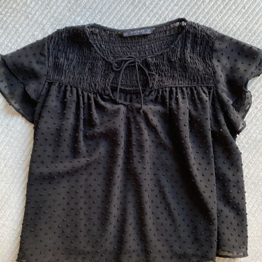 Kurzarm-Bluse sheer schwarz Zara