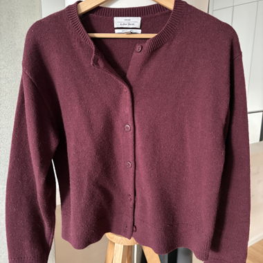 Cardigan prune en laine mérinos