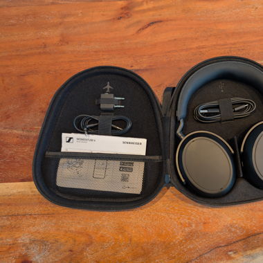 SENNHEISER Momentum 4 Wireless