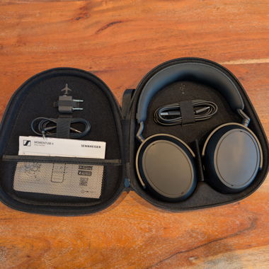 SENNHEISER Momentum 4 Wireless