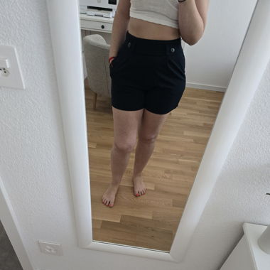 Short blue