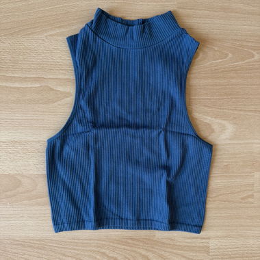 Top blu senza maniche