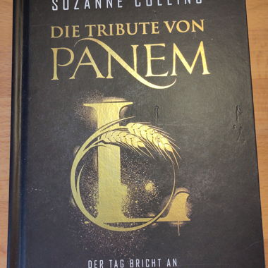 Suzanne Collins - The Hunger Games 5
