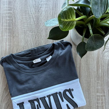 T-shirt Levis