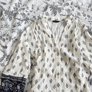 Blue & white patterned blouse 