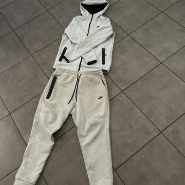 Completo Nike tech grigio