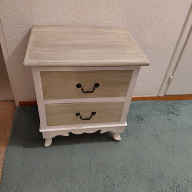 Table de nuit blanche