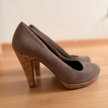 Taupe Wildleder Pumps Marko tozzi 38